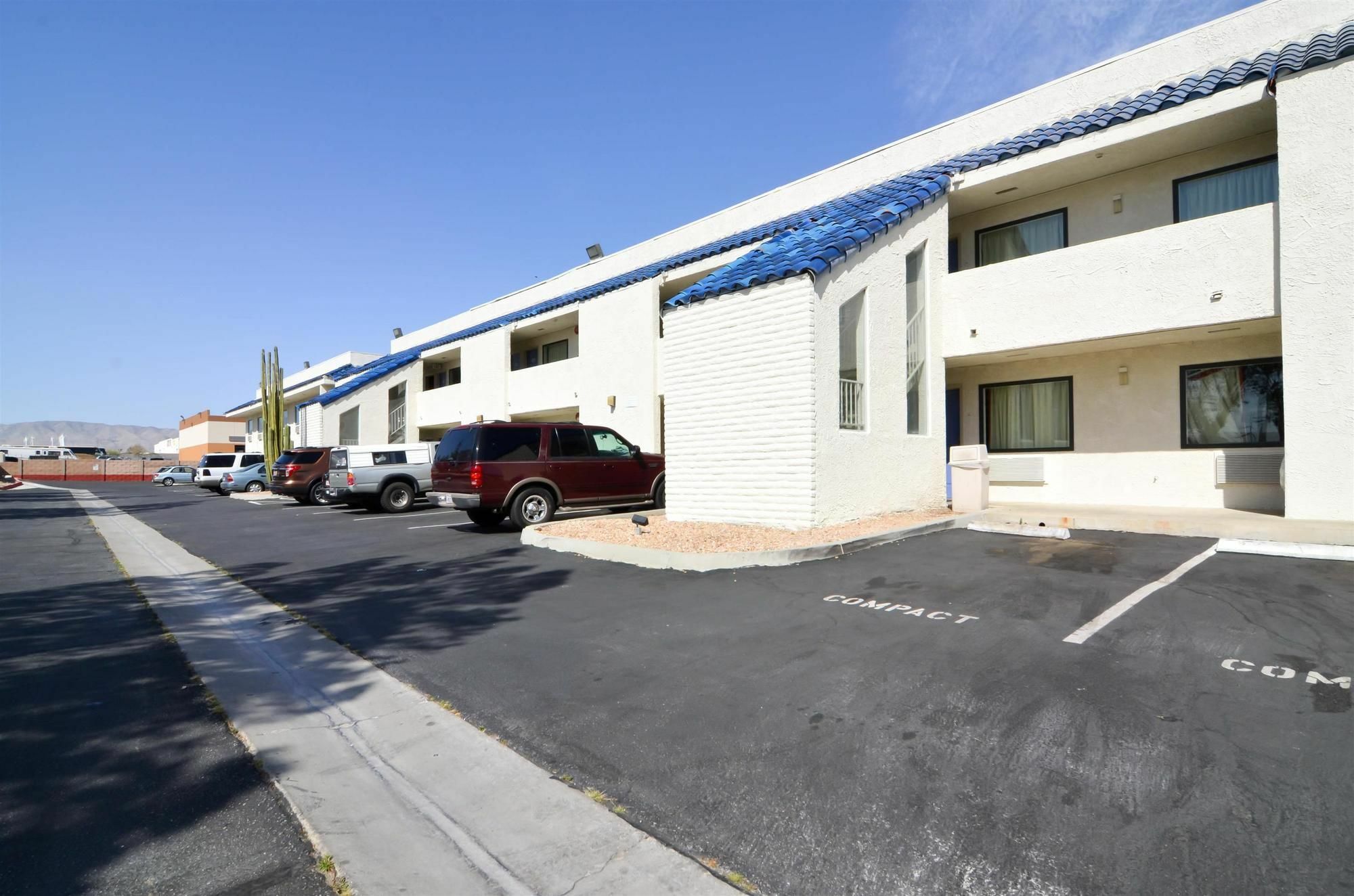 Motel 6-North Palm Springs, Ca - North Екстер'єр фото