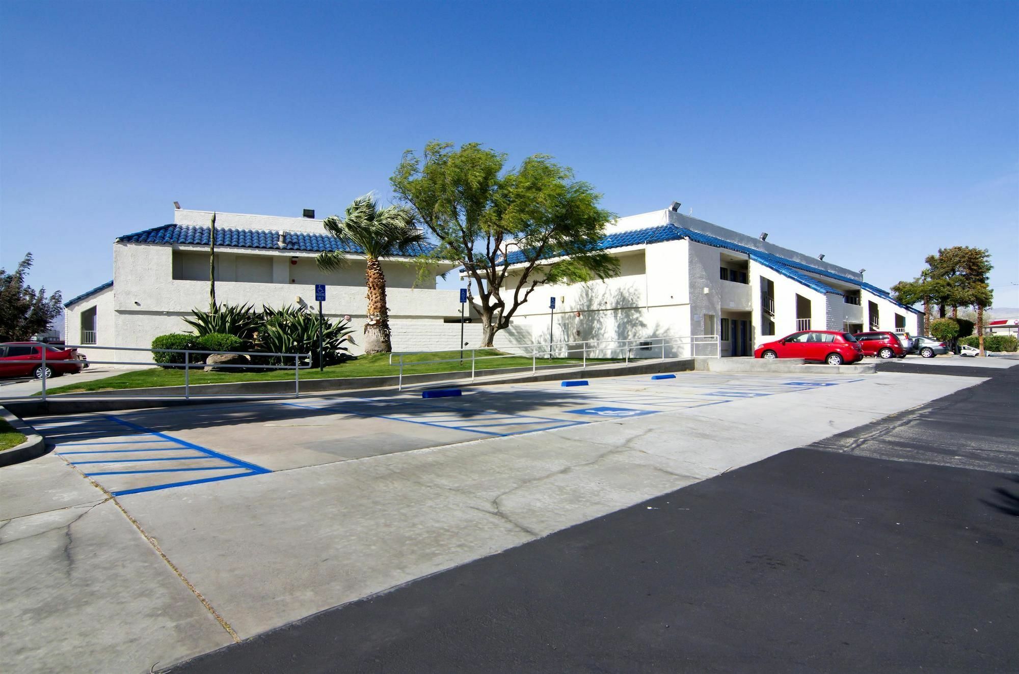 Motel 6-North Palm Springs, Ca - North Екстер'єр фото