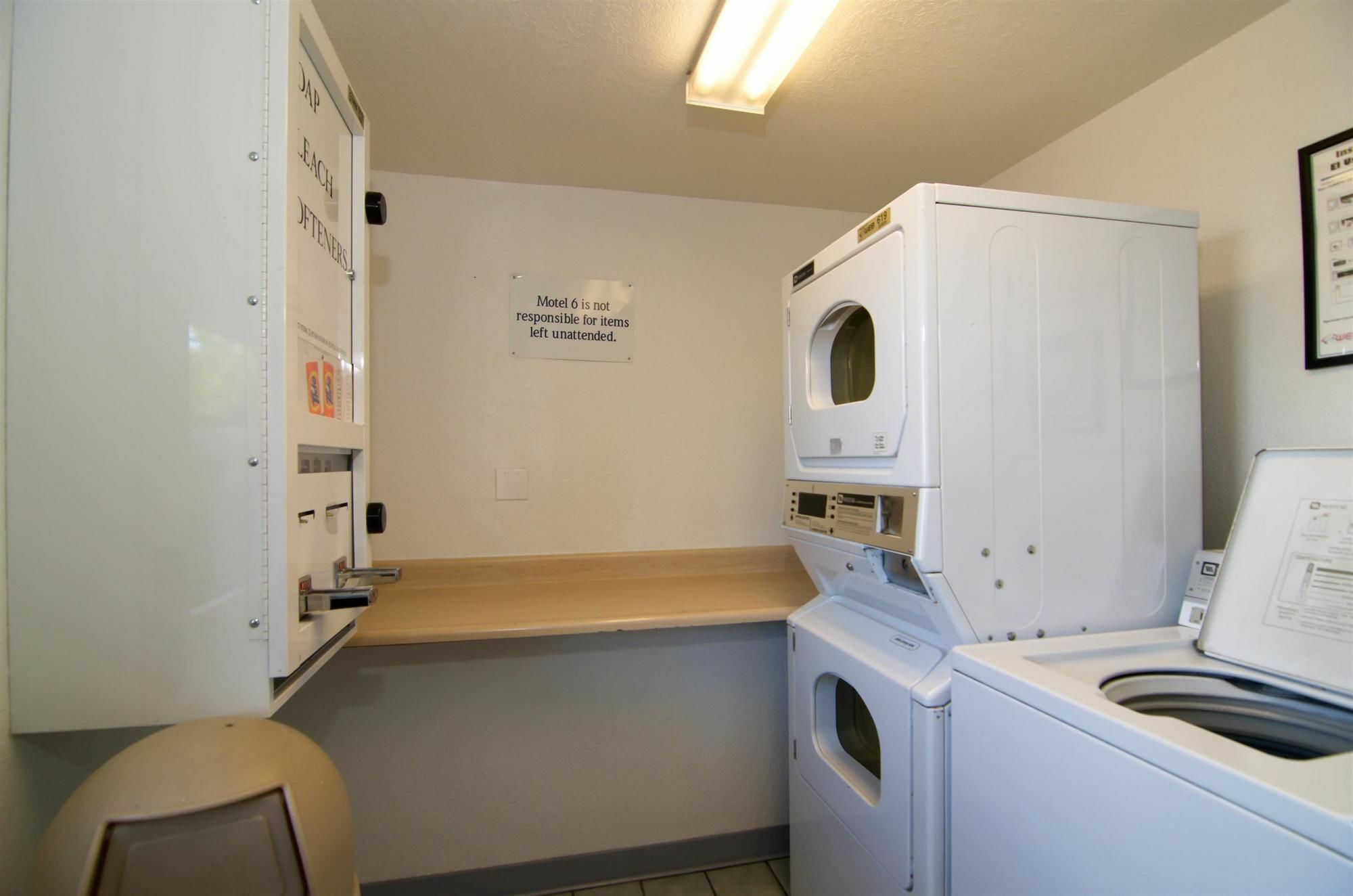 Motel 6-North Palm Springs, Ca - North Екстер'єр фото